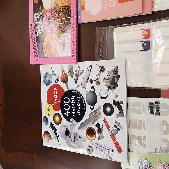 Stickers & Labels - Picture 8 of 9